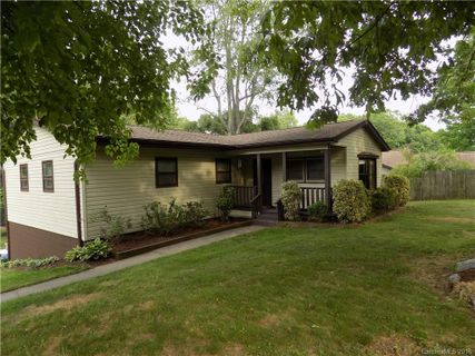5 Windy Cove Road sold home in Mountain Heights, Arden, NC