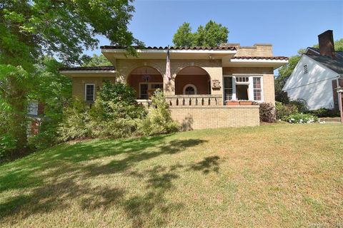 98 Washington Lane