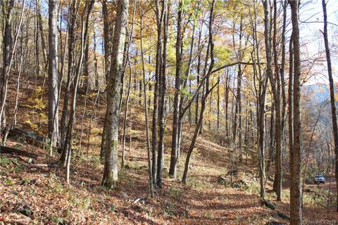 9999 Emerald Lane sold home in Fie Top Woodlands, Maggie Valley, NC
