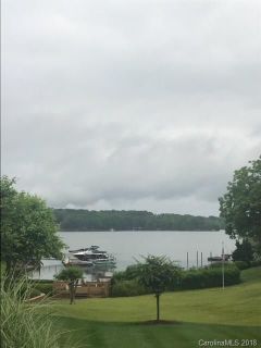 913 Lake Club Drive