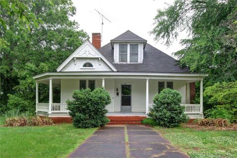 427 Davie Avenue