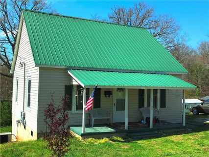 17 School Street 202