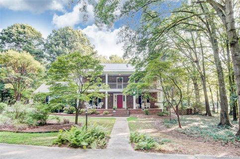 1875 Oakbriar Circle