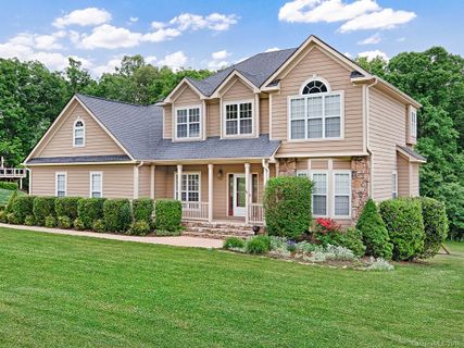12 Bainbridge Court sold home in Long Shoals, Arden, NC