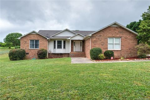 106 Country Creek Drive