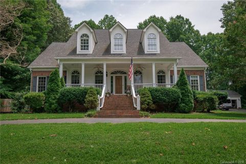 718 Big Indian Loop sold home in Indian Hill, Mooresville, NC