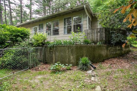 22 Stoney Brook Road sold home in Pisgah Shadows, Hendersonville, NC