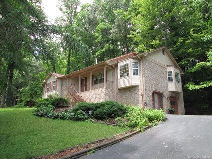 390 Hunters Glen Lane