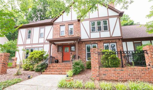 204 Rose Arbor Lane sold home in Greygate, Matthews, NC