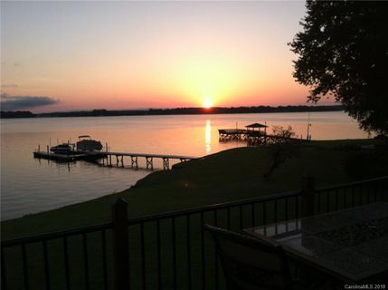 8172 Mountain Shore Drive