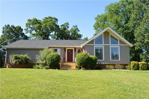 23 River Drive