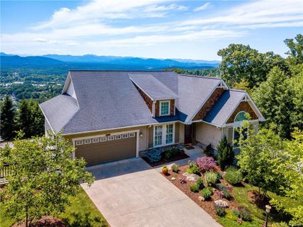 102 Distant View Drive sold home in The Views Of Asheville, Asheville, NC