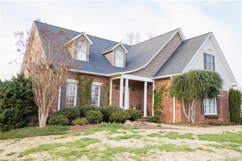 1021 Posting Place sold home in Hunters Pointe, Shelby, NC