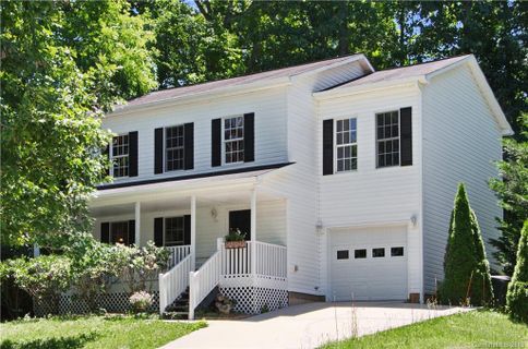 49 Royal Oaks Drive