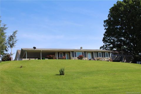 101 Sams Circle sold home in Rolling Hills Estates, Burnsville, NC