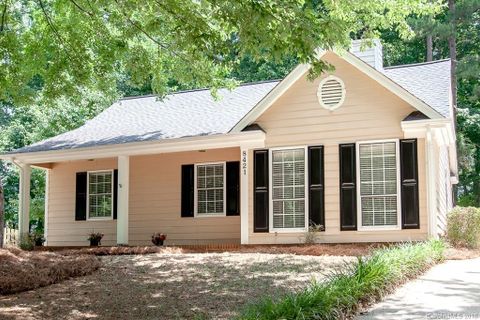 8421 Red Setter Lane