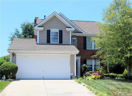 2390 Curecanti Court