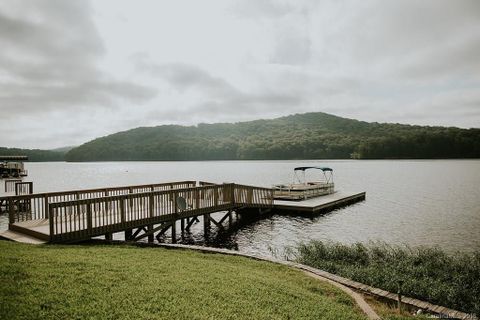 422 Shoreline Road 112&113