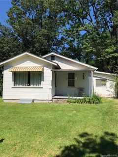 2407 Lucas Street sold home in Bonnie Brae, Hendersonville, NC