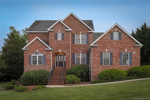 261 Fairway Falls Road