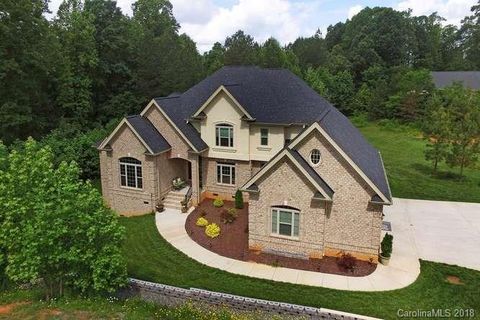 108 Winding Forest Drive