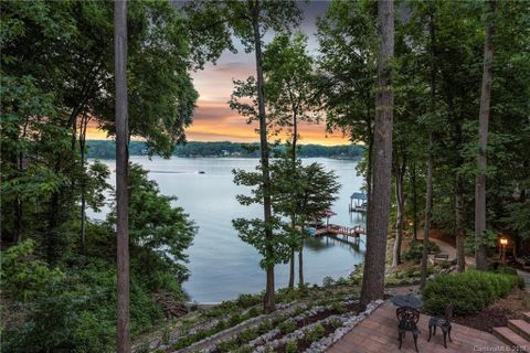 1160 Astoria Parkway