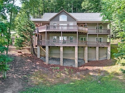 440 Mills River Way