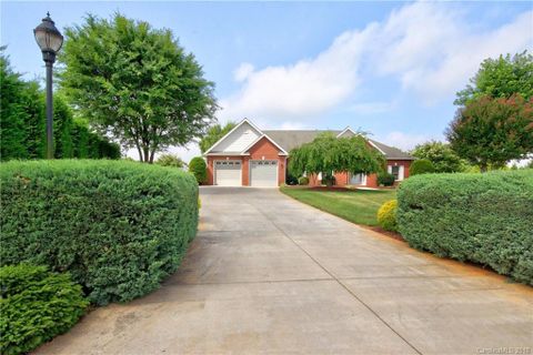 114 Knollcrest Lane