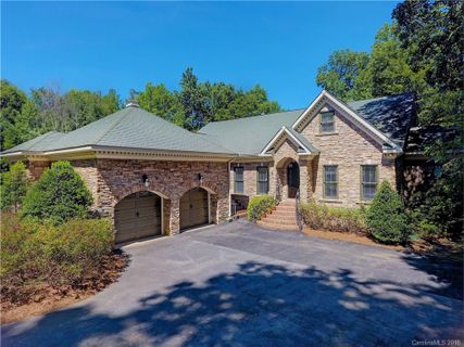 1056 Greylyn Drive sold home in Greylyn, Matthews, NC