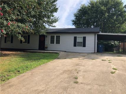 216 Foxwood Drive