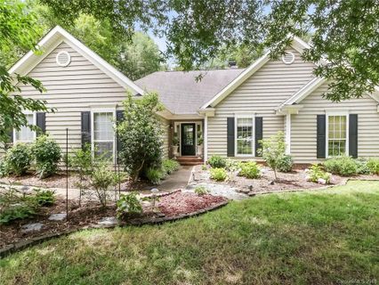 2727 Foxwood Road