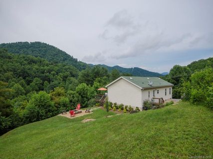 214 Rovingwood Drive sold home in Village Crossing, Waynesville, NC