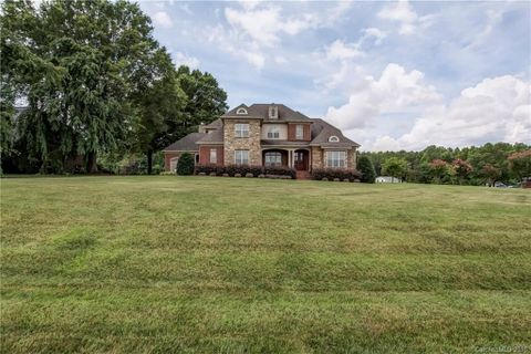 106 Walden Drive