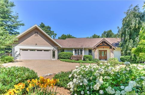41 Crowningway Drive