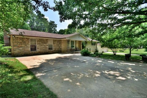 3706 Stoneman Drive