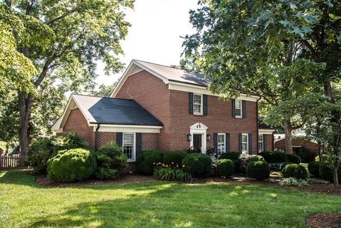 1014 14th Avenue Drive sold home in Forest Park, Hickory, NC