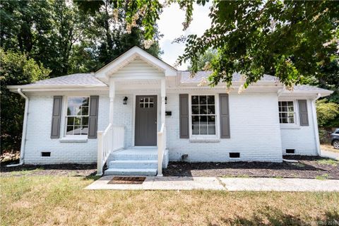 3924 Colebrook Road sold home in Colebrook, Charlotte, NC
