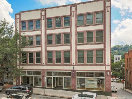 52 Biltmore Avenue 300 sold home in Oxford Place, Asheville, NC