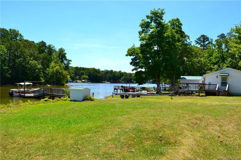 231 River Pointe Drive sold home in High Rock Lake, Lexington, NC