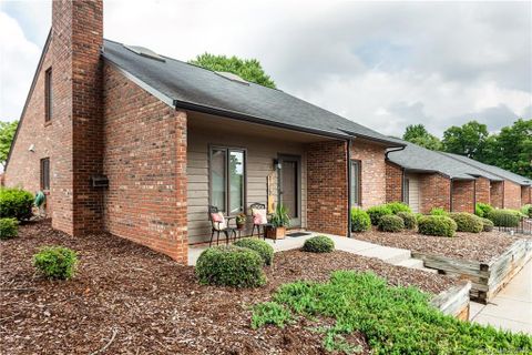 309 Pinkney Street sold home in Village Square, Shelby, NC