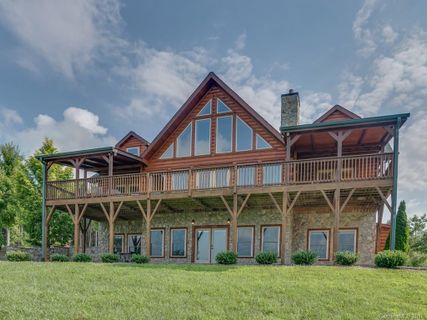 198 Palisade Drive sold home in The Pinnacle at Ridgeview, Mill Spring, NC