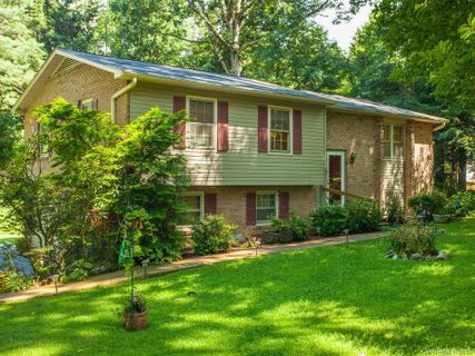 129 E Whisperwood Circle sold home in Whisperwood, Hendersonville, NC