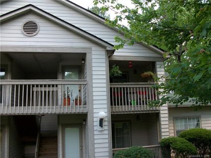 1042 Churchill Downs Court B
