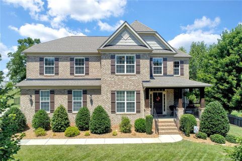605 Wisteria Walk Way