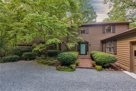 556 Fox Run Lane sold home in Hunting Wood, Tryon, NC