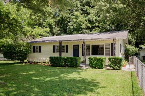 124 Skyview Drive sold home in Norman, Waynesville, NC