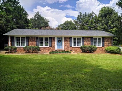 1728 Heatherhill Road