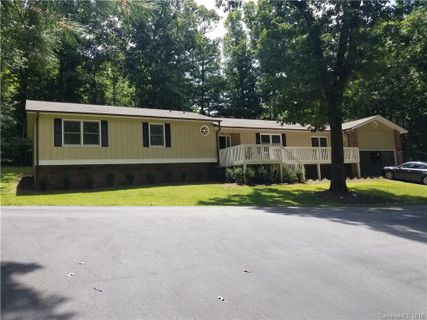 2 Sundance Lane sold home in Mountain Heights, Arden, NC