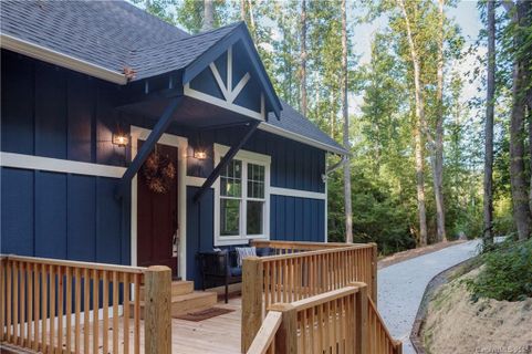7 Garren View Drive 1 sold home in Garren Woods Estates, Fairview, NC