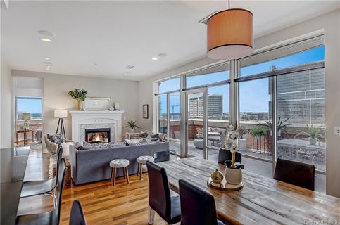435 S Tryon Street 807